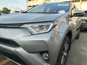 2018 Toyota RAV4 XLE AWD SUV