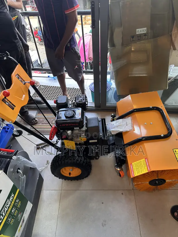 MUR-POWER 6.5HP Petrol Industrial Road Sweeping Machine - 1