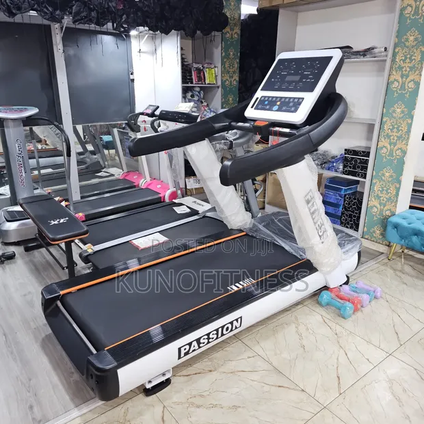 Elite 6HP Commercial Treadmill - 1