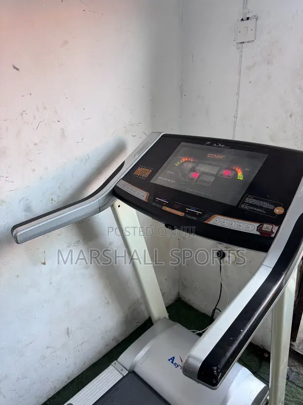 7hp Commercial Anyfitness Treadmill with Inverter Panel & Incline - 1