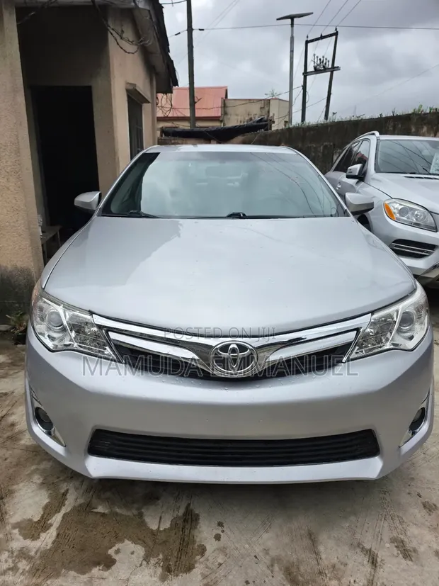 Toyota Camry XLE 2014 Silver - 1
