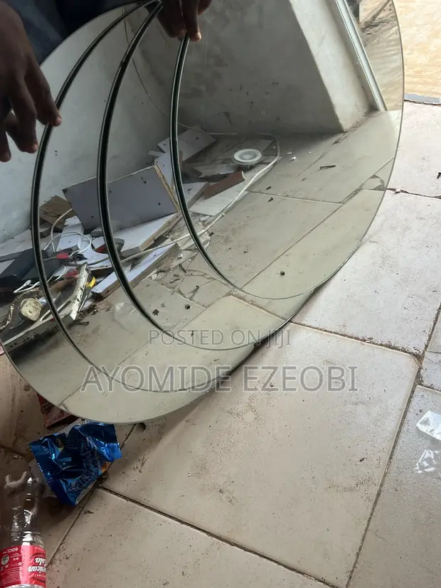 Shop Glass - Used - 1