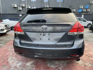 Toyota Venza AWD 2011 Gray