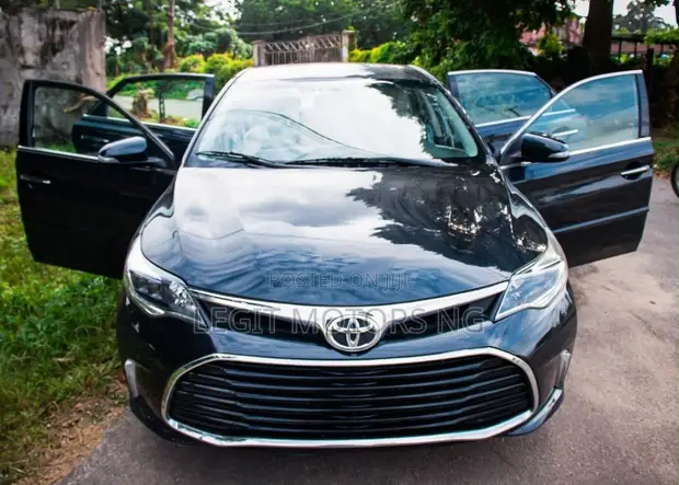 2016 Toyota Avalon XLE Plus Sedan - Black - 1