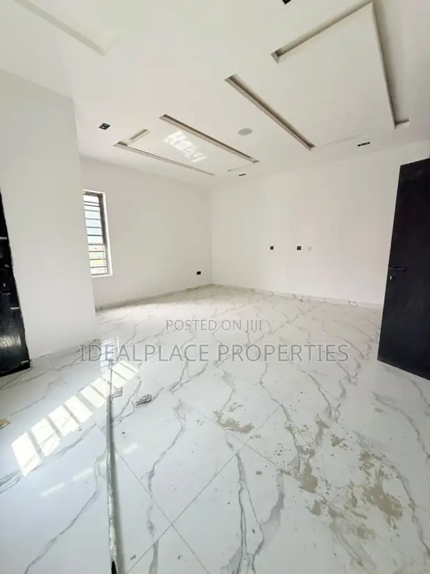 4-Bedroom Semi-Detached Duplex in Magodo GRA Phase 1 - 1