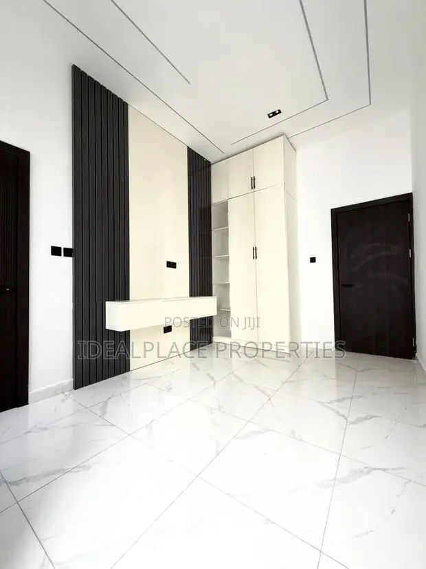 4 Bedroom Semi-Detached Duplex in Lekki - 1