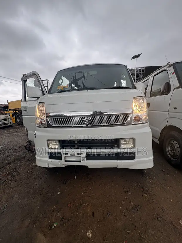 Suzuki Every Wagon 2015 White - 1