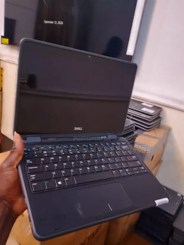 Dell Latitude 3190 2-in-1 Laptop 8GB RAM 128GB SSD - 1