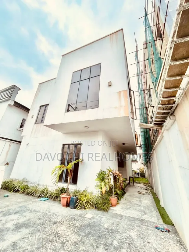 5-Bedroom Duplex for Rent in Lekki Phase 1 - 1