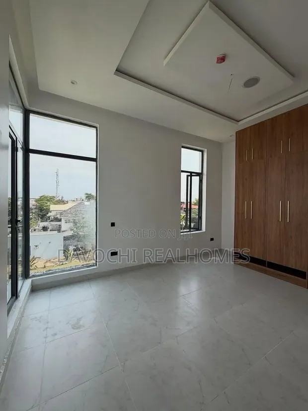 2 Bedroom Apartment for Rent in Lekki Phase 1 - 1