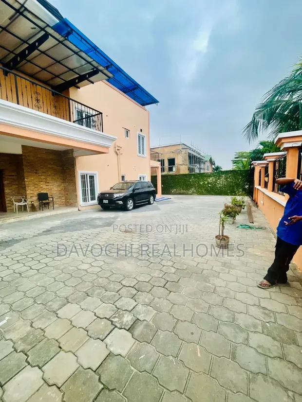 Gidan Kwana 1 don Sawa a Lekki Phase 1 - 1
