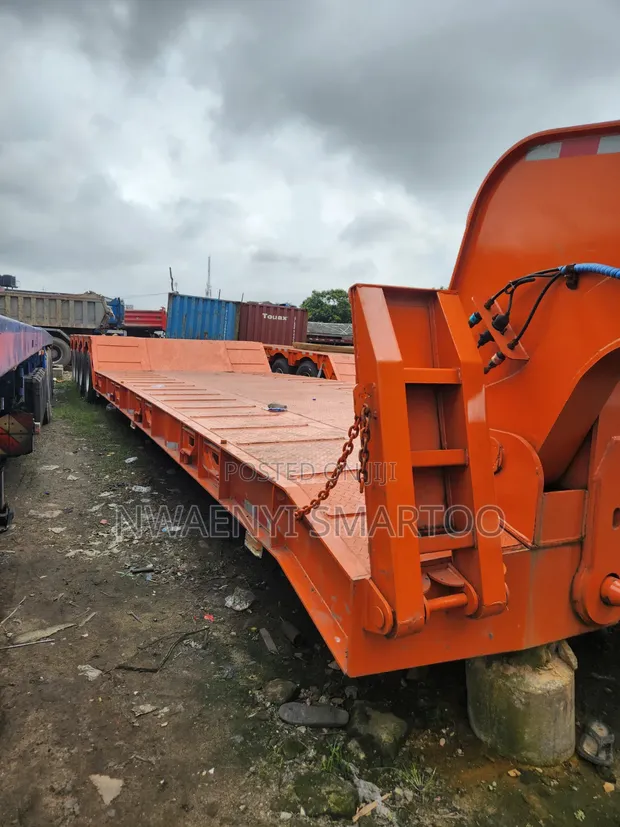 Toyota Low Bed Truck Front Loader 100 Ton - 1