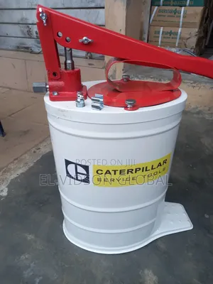 Caterpillar Grease Bucket