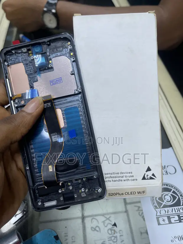 Original Samsung Galaxy S20 Plus Replacement Screen - 1