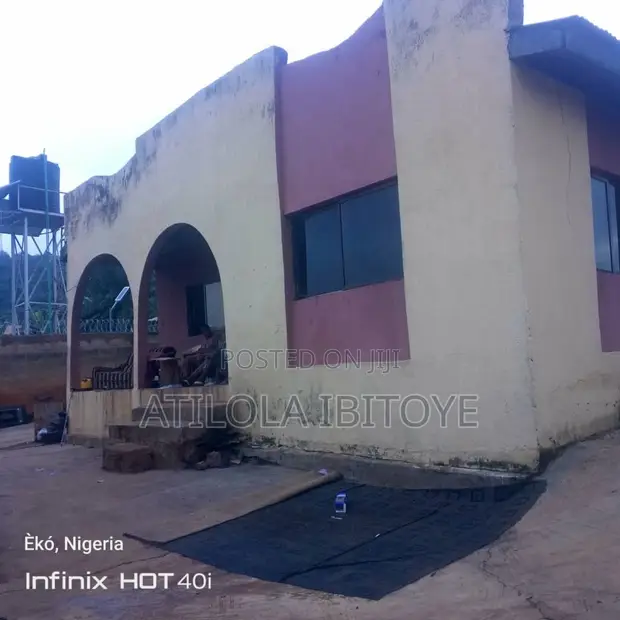 3-Bedroom House with Multiple Units on 2 Plots in Ado Ekiti - 1