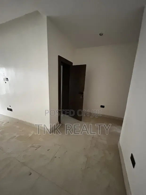 Sabon Gida 4-Bedroom Terrace Duplex a Jahi, Abuja - 1