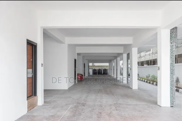 4 Bedroom Duplex don sayarwa a Chevron Lekki - 1