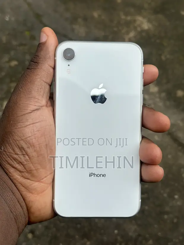 Apple iPhone XR 64GB White - 1