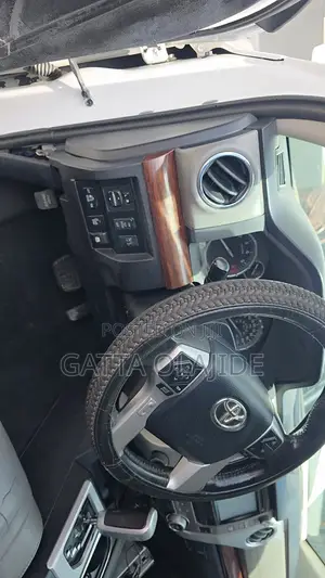 Toyota Tundra 2016 White