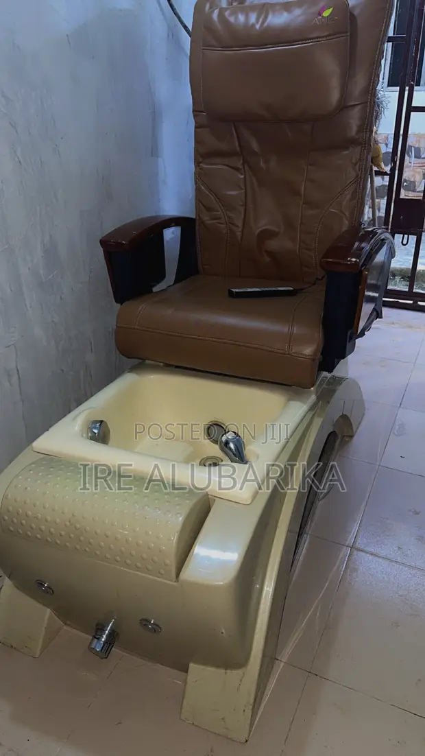 Spa Pedicure and Body Massage Chair (Used) - 1
