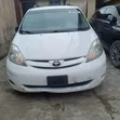 Toyota Sienna LE 2009 Fari - 2
