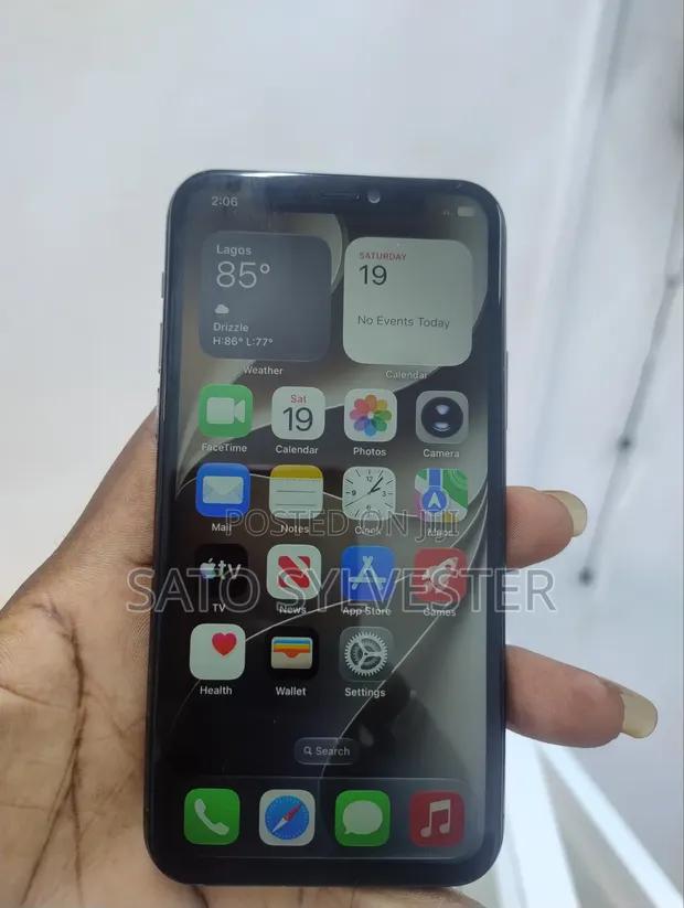 Apple iPhone 11 Pro 64GB Gray - 1