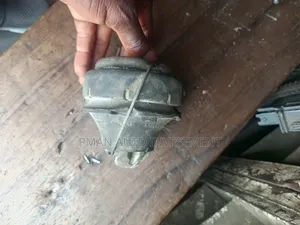 Volvo XC90, S60, S80 Engine Mounts (Used)