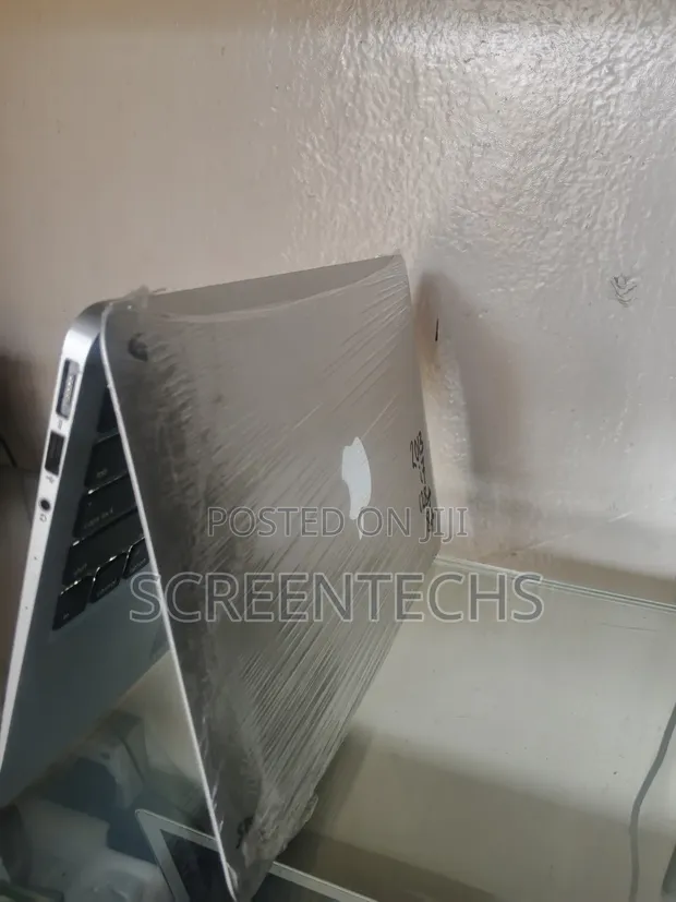Apple MacBook Air 2013 8GB RAM, 128GB SSD - 1