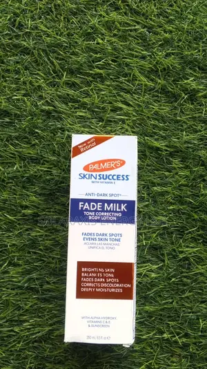 Palmer's Fade Milk Body Lotion Mai Gyara Jiki