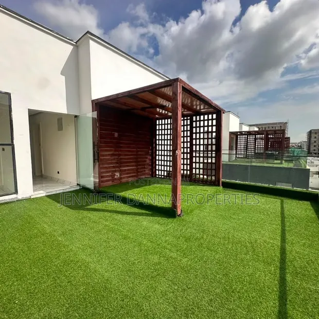 5-Bedroom Duplex with BQ, Pool, Cinema in Lekki Phase 1 - 1