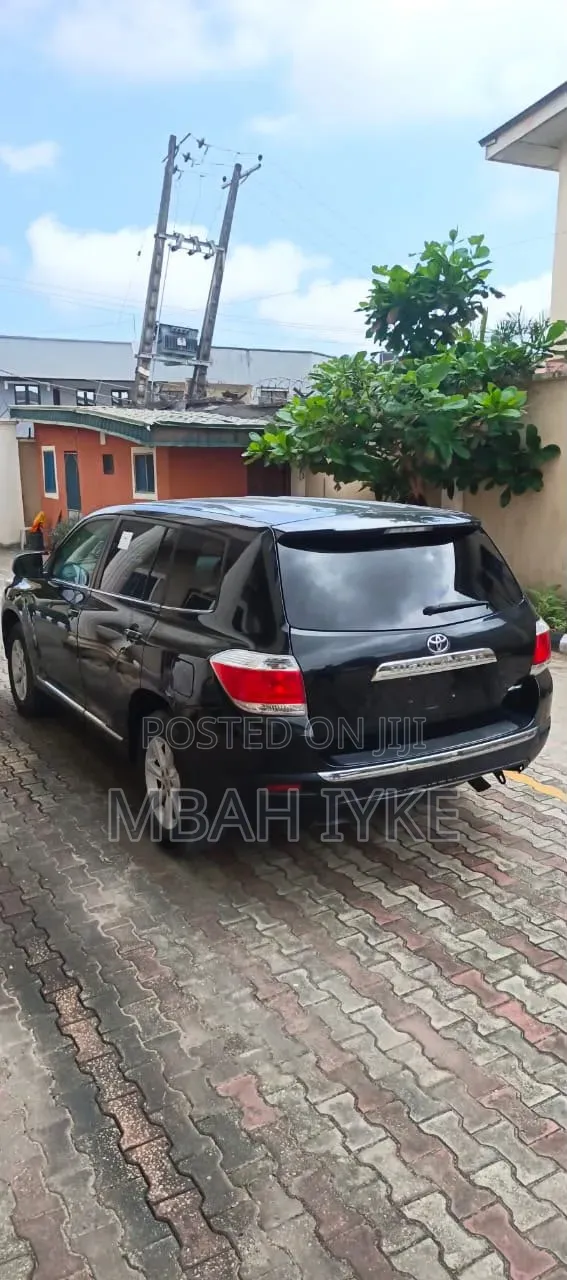 Toyota Highlander 3.5L 4WD 2013 Black - 1