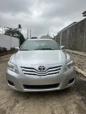 2010 Toyota Camry LE Silver