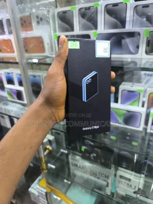 New Samsung Galaxy Z Flip7 256GB Purple