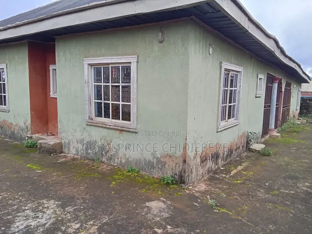 4 Bedroom Bungalow in Amakama State, Umuahia for Sale - 1
