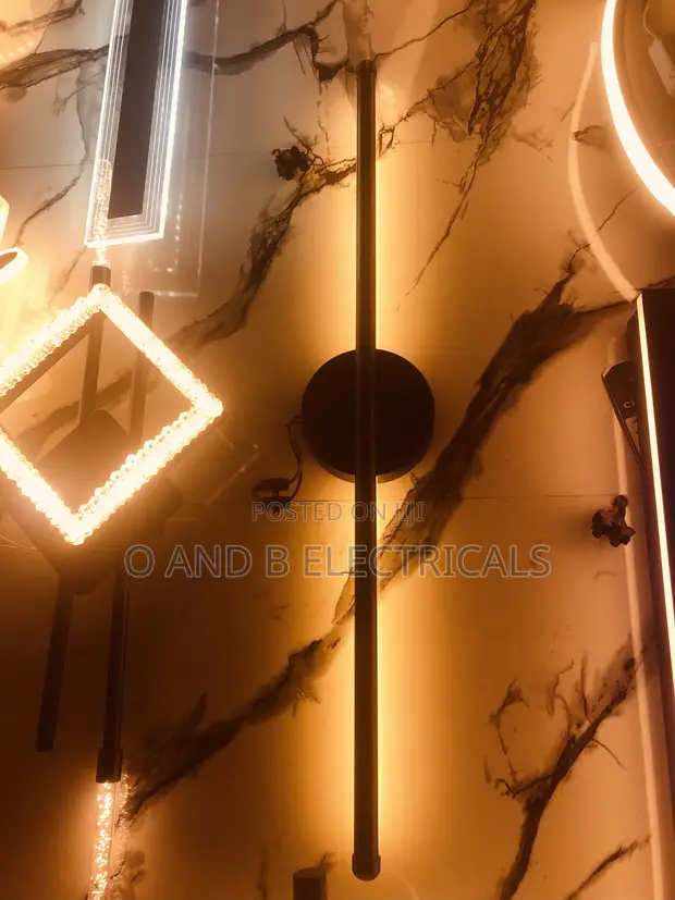 d.light LED Wall Lamp - Color Changing - 1