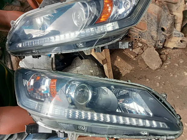 Honda Accord 2014 Headlight Replacement - 1