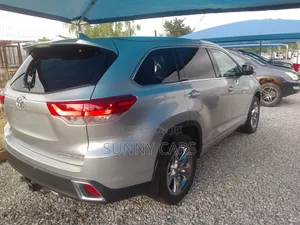 2017 Toyota Highlander Limited Platinum 4x4 V6 SUV