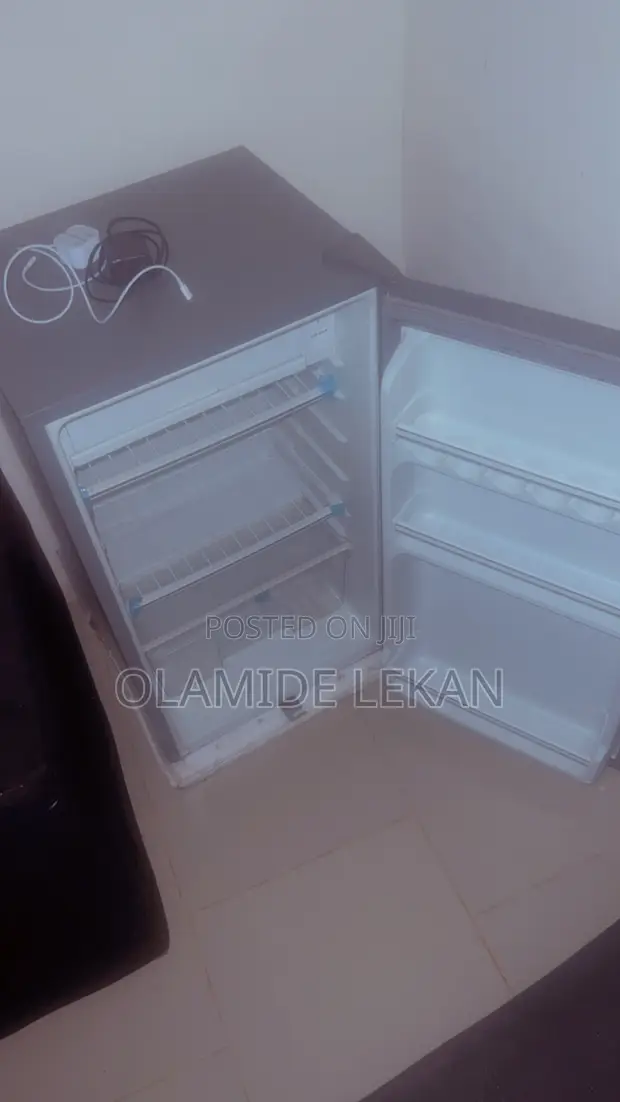 Binatone Compact Refrigerator - Silver - 1