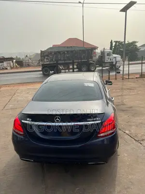 2015 Mercedes-Benz C300 Blue - Full Option