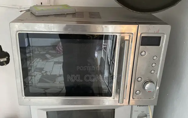 LG Compact Microwave - Silver - 1