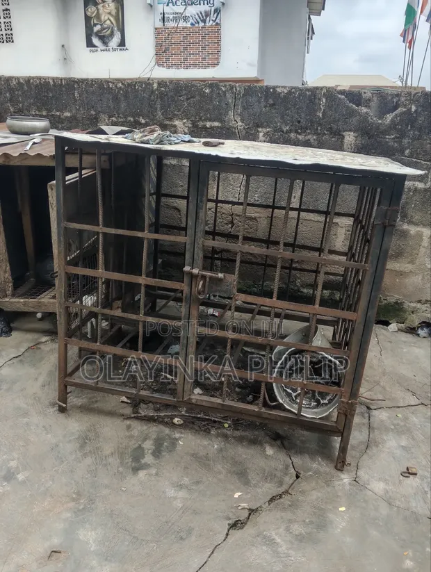 Strong Metal Dog Cage - 1