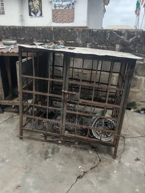 Strong Metal Dog Cage