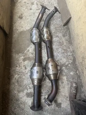 Lexus LX570/Toyota Land Cruiser Catalytic Converter 5.7L V8 (2009-2021)