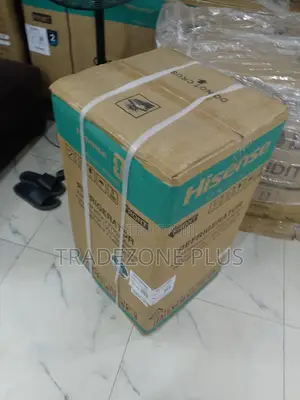 Hisense 90L Compact Refrigerator REF093DR