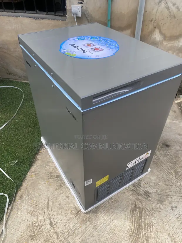 Aeon 150L Chest Freezer for Frozen Food Storage - 1