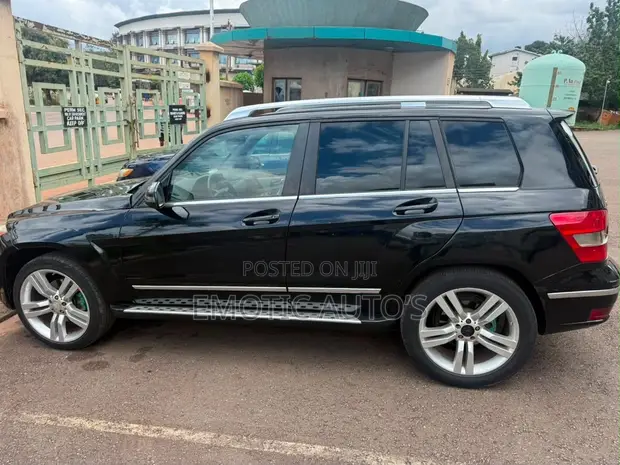 Mercedes-Benz GLK-Class 2010 Black - 1