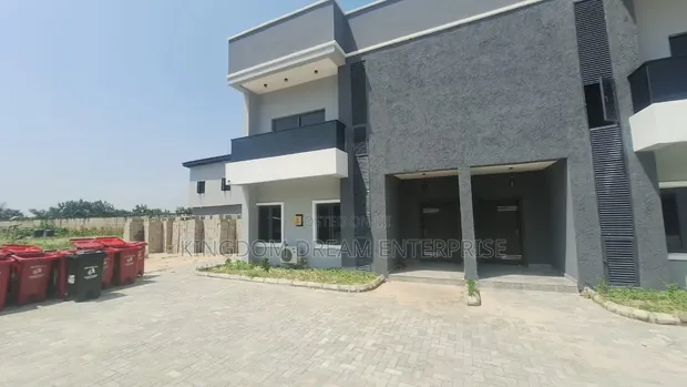 3-Bedroom Terrace Duplex for Rent a Abraham Adesanya - 1