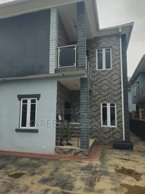 Gidan Kayan Kwalara 4 Bedroom Duplex Don Siyarwa a Isheri North GRA