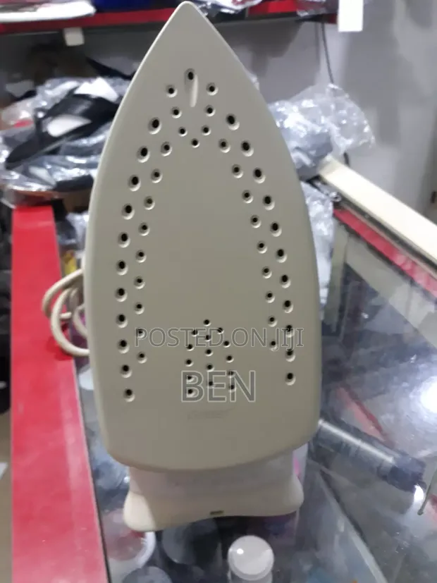 Philips Steam Iron - Foreign Used - 1