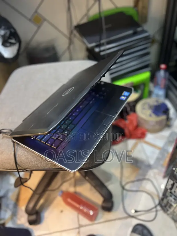 Dell Latitude 14 Laptop - 8GB RAM, Intel Core i5, 320GB HDD - 1